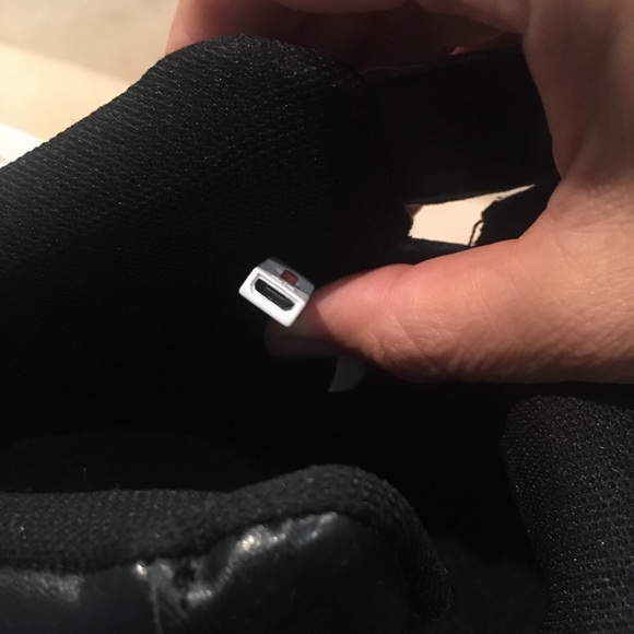 LED light up sneakers - Picture 7 of 8